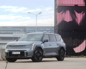 LV Kia EV9 GT line Iceberg Green vo 01